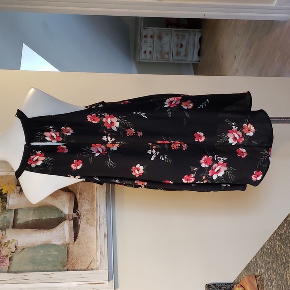 Torrid Tank - Picture 6 of 9